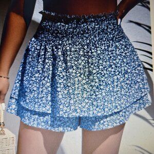 NWT SHEIN VCAY Plus Size Ditsy Floral Print Shorts 1XL